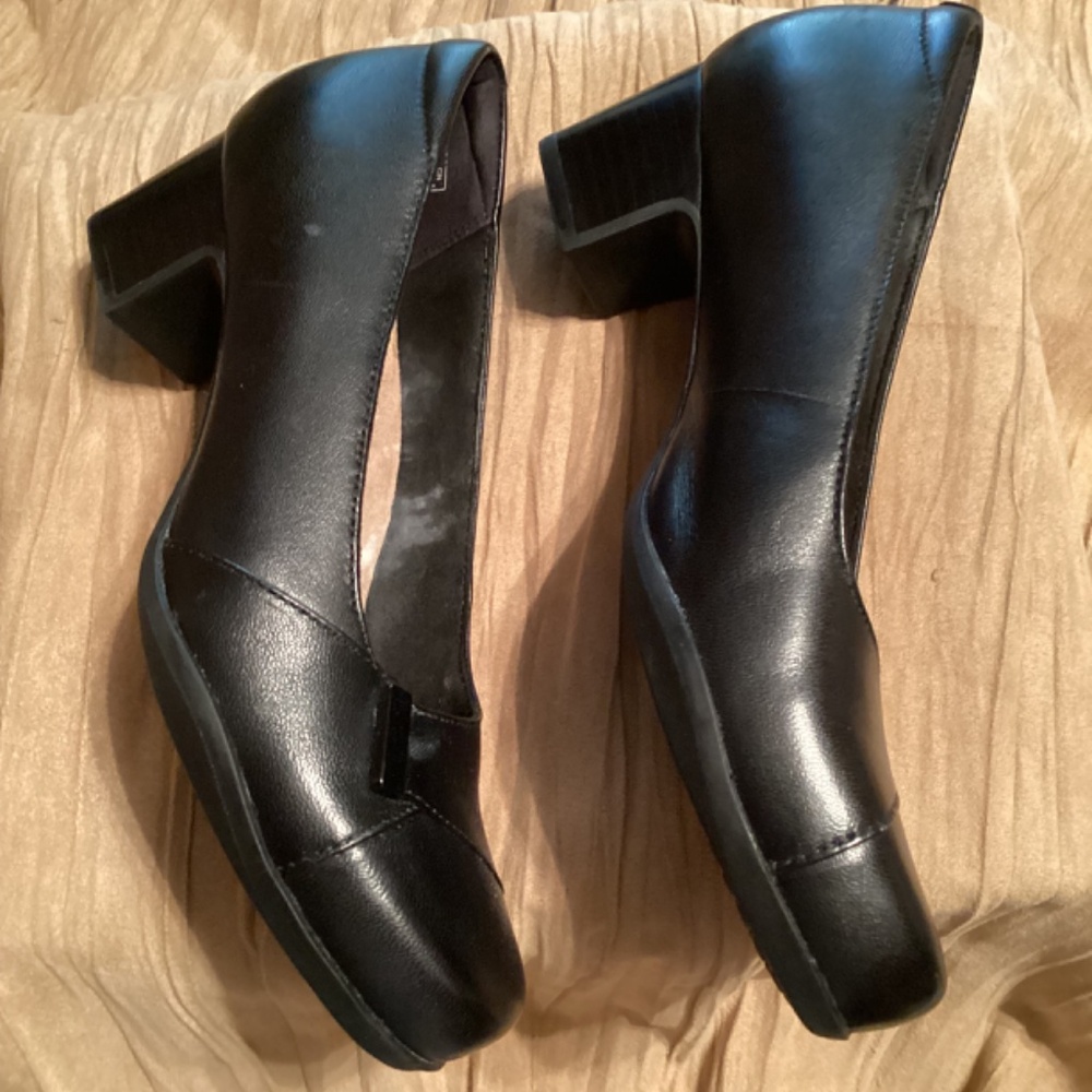 Clarks heels - Picture 2 of 4